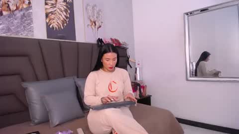 Snapshot of sofiperez_ chatting on May 17, 2026, 11:17 am online show from May 17, 2026, 11:17 am