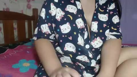 Angie online show from October 30, 2025, 11:33 am