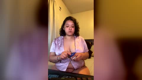 Layla online show from June 11, 2026, 2:33 am