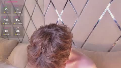 Snapshot of softcrave chatting on January 7, 2026, 9:06 pm PAUL online show from January 7, 2026, 9:06 pm