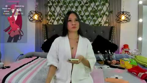 Snapshot of softdesire_ chatting on July 3, 2026, 4:30 am SoftDesire online show from July 3, 2026, 4:30 am