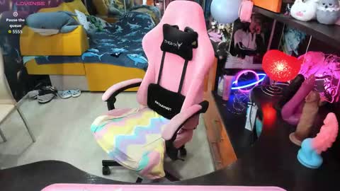 Sofie online show from February 14, 2026, 4:09 am