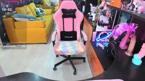 Sofie online show from July 5, 2026, 4:19 am