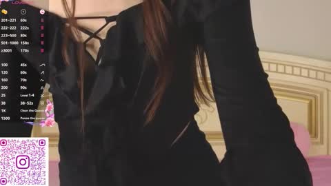 Snapshot of softiedream chatting on October 25, 2025, 7:27 am Elly online show from October 25, 2025, 7:27 am