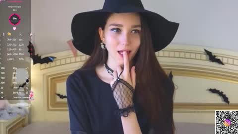 Snapshot of softiedream chatting on October 30, 2025, 6:48 am Elly online show from October 30, 2025, 6:48 am