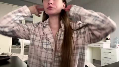 Snapshot of softlygirl chatting on February 1, 2026, 1:20 pm softlygirl online show from February 1, 2026, 1:20 pm