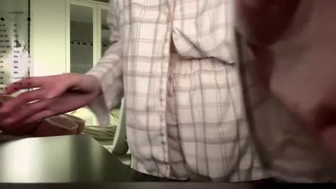 Snapshot of softlygirl chatting on February 11, 2026, 5:29 pm softlygirl online show from February 11, 2026, 5:29 pm