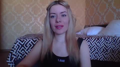 softy_aura online show from May 5, 2026, 9:39 am