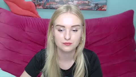 sofysoft online show from October 5, 2025, 4:49 pm