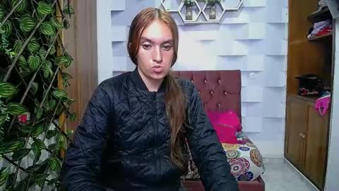 sofyswee online show from October 9, 2025, 2:53 am