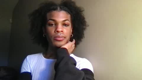 Snapshot of solaceeve chatting on November 17, 2025, 6:35 pm SolaceEve online show from November 17, 2025, 6:35 pm