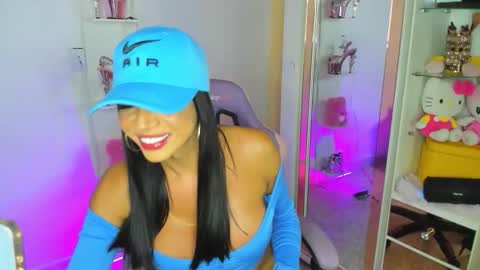 Snapshot of solange_koi chatting on May 16, 2026, 5:37 am instagram evalunavelez1. online show from May 16, 2026, 5:37 am