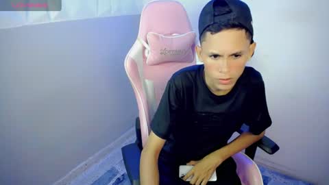 ESTEBAN online show from June 23, 2026, 12:30 am