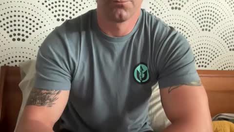 Snapshot of some_guy00 chatting on November 17, 2025, 6:03 pm Some guy00 online show from November 17, 2025, 6:03 pm