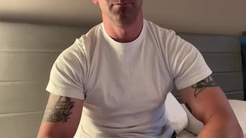 Snapshot of some_guy00 chatting on April 14, 2026, 12:16 am Some guy00 online show from April 14, 2026, 12:16 am