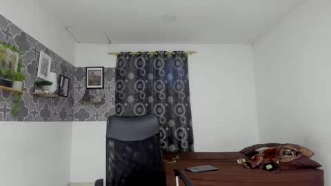 son_hades online show from December 20, 2025, 8:05 pm