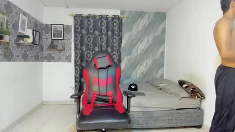 son_hades online show from March 19, 2026, 3:43 am