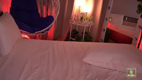 My name isSonya  online show from September 18, 2025, 5:59 pm