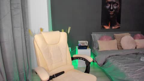 Snapshot of sonia__rey chatting on February 12, 2025, 8:50 pm Sonia Rey online show from February 12, 2025, 8:50 pm