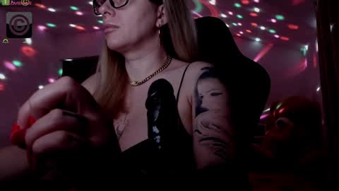 Snapshot of sonyadevon chatting on January 14, 2025, 4:47 am Sonia online show from January 14, 2025, 4:47 am