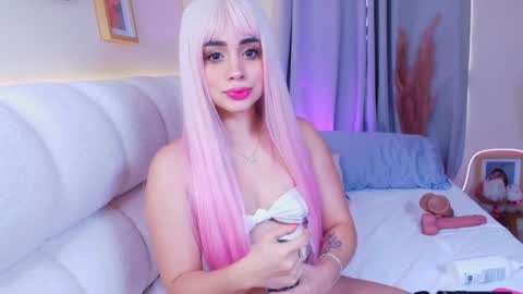 Sophia Roy online show from April 7, 2026, 3:34 pm