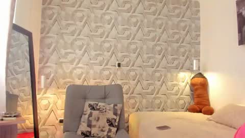 sophie online show from July 14, 2026, 6:46 pm
