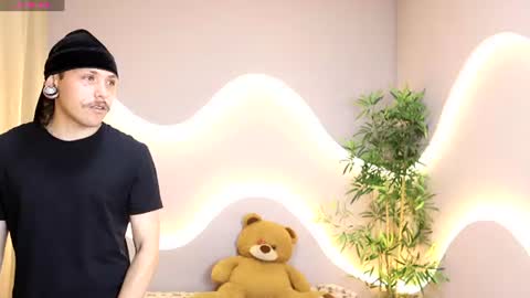 sophi_and_dereck online show from June 22, 2026, 12:24 pm