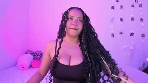 Snapshot of sophi_moon1 chatting on December 16, 2025, 3:50 pm Sofia online show from December 16, 2025, 3:50 pm