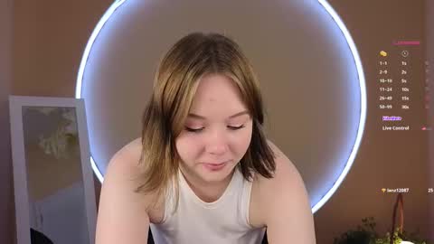 Sophie online show from October 12, 2025, 11:42 am