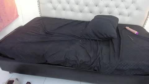 sophia__beauty online show from October 8, 2025, 2:04 pm