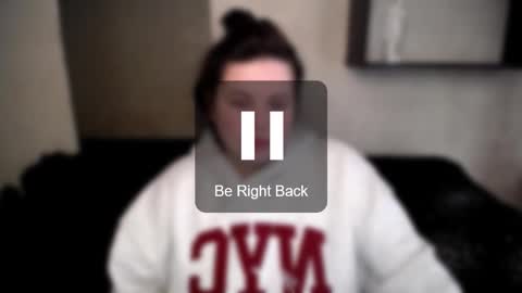 sophia__olsen online show from October 28, 2025, 8:40 am