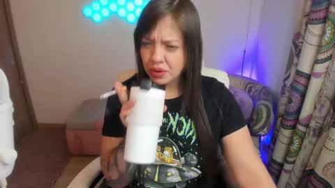 sophia_grants online show from November 20, 2025, 6:02 am