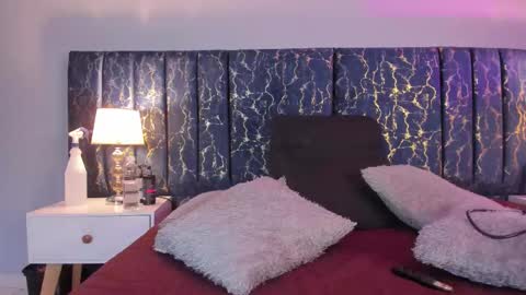 Sofia  online show from November 7, 2025, 7:36 pm