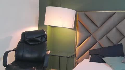 Snapshot of sophia_loreenn chatting on November 25, 2025, 11:32 am Sofia online show from November 25, 2025, 11:32 am