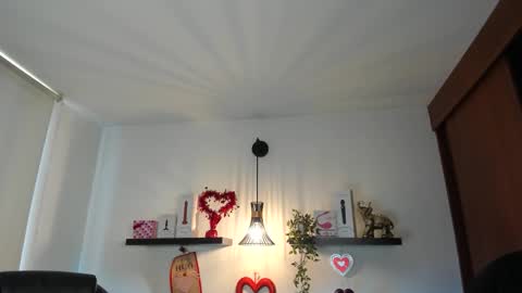 sophia_miller4 online show from February 18, 2026, 7:10 pm