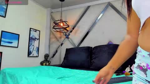 Sophia  Ostin online show from December 2, 2025, 4:07 am