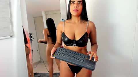 Snapshot of sophia_owens_2 chatting on March 5, 2025, 5:40 am sophia_owens_2 online show from March 5, 2025, 5:40 am