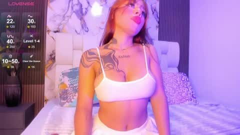 sophiaa10 online show from April 17, 2026, 7:06 pm