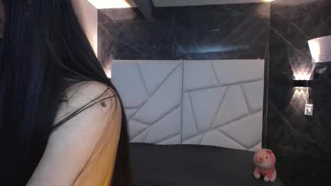 Sophi  online show from February 19, 2026, 6:37 pm