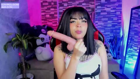 Sophia online show from November 22, 2025, 11:59 pm