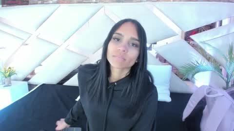 Sophia Paris online show from February 4, 2026, 2:28 am