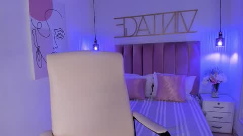 Sophie Hill  online show from November 13, 2025, 8:30 pm