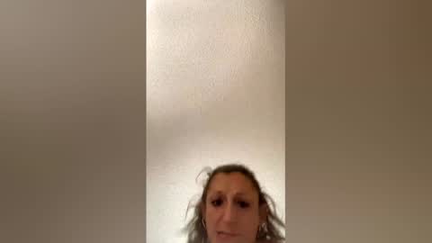 Snapshot of sophiabelle69 chatting on May 21, 2026, 8:32 am SophiaBelle69 online show from May 21, 2026, 8:32 am