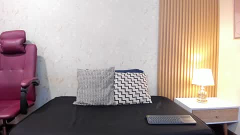 Sophia online show from April 16, 2026, 12:06 pm