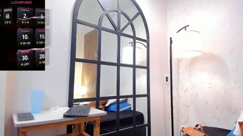 Snapshot of sophiahart_ chatting on June 7, 2026, 12:09 pm Sophia online show from June 7, 2026, 12:09 pm