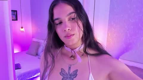 Sophia  online show from December 2, 2025, 6:08 am