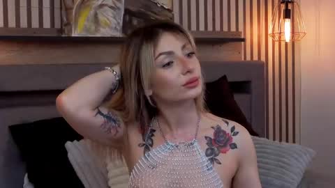 Snapshot of sophialace chatting on June 3, 2026, 3:20 am Sophia Lace online show from June 3, 2026, 3:20 am