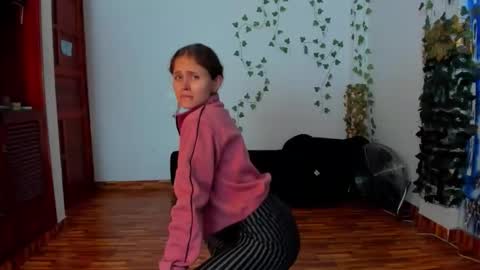 sophiamiller6 online show from March 12, 2026, 12:33 pm