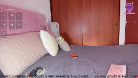    online show from November 12, 2025, 11:43 am