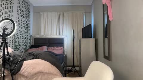 Sophia online show from January 5, 2026, 5:27 pm